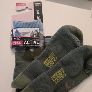 Merino Wool Active Socks - Active. Mountain Scene. Fits Womens Shoe Size 6-10
